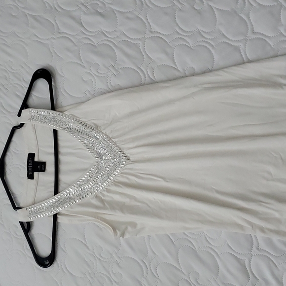 WHITE HOUSE BLACK MARKET XS white shirt with beaded neckline - Picture 2 of 3